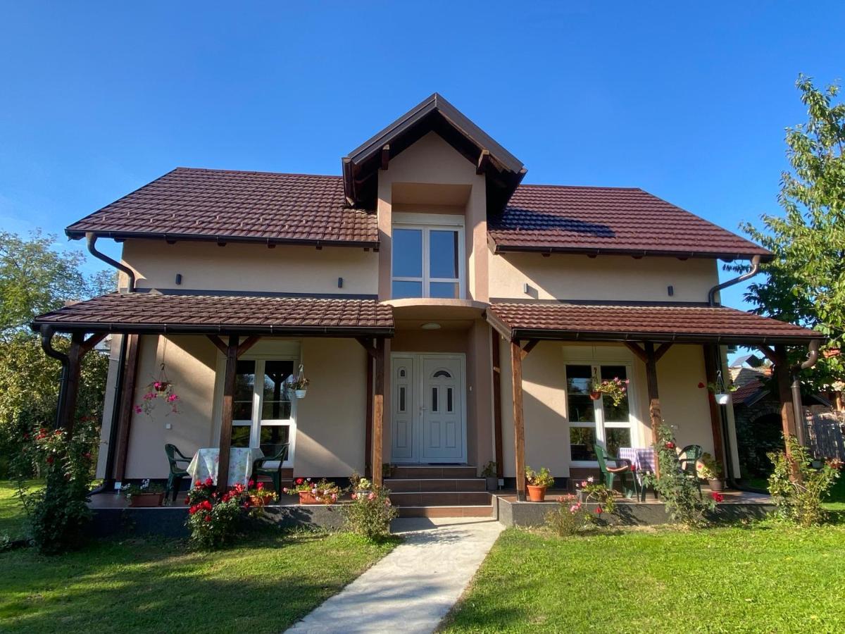 Apartamento Kod Cika Brke Vrdnik Exterior foto